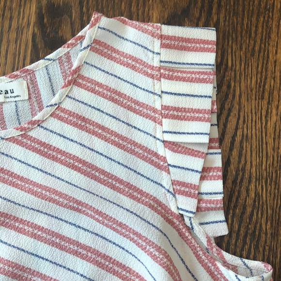 NWOT Flutter Sleeve Tie Front Top sz S - Picture 4 of 4